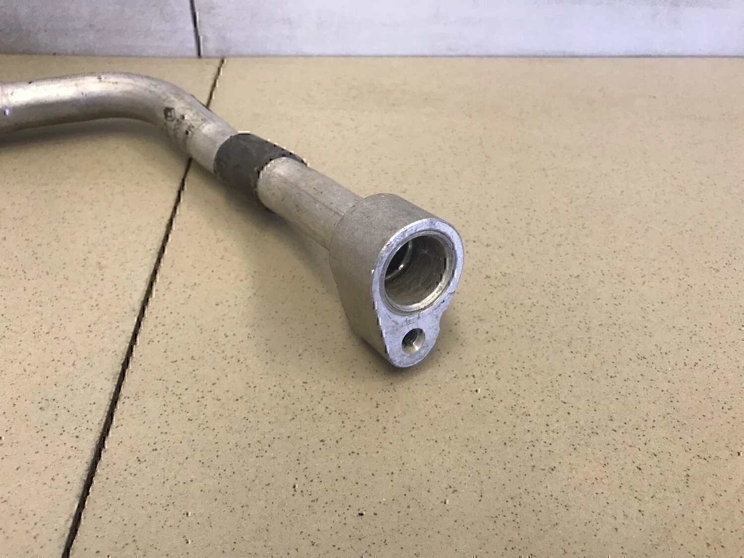 Трубка кондиционера RENAULT Duster 2012> - миниатюра 3