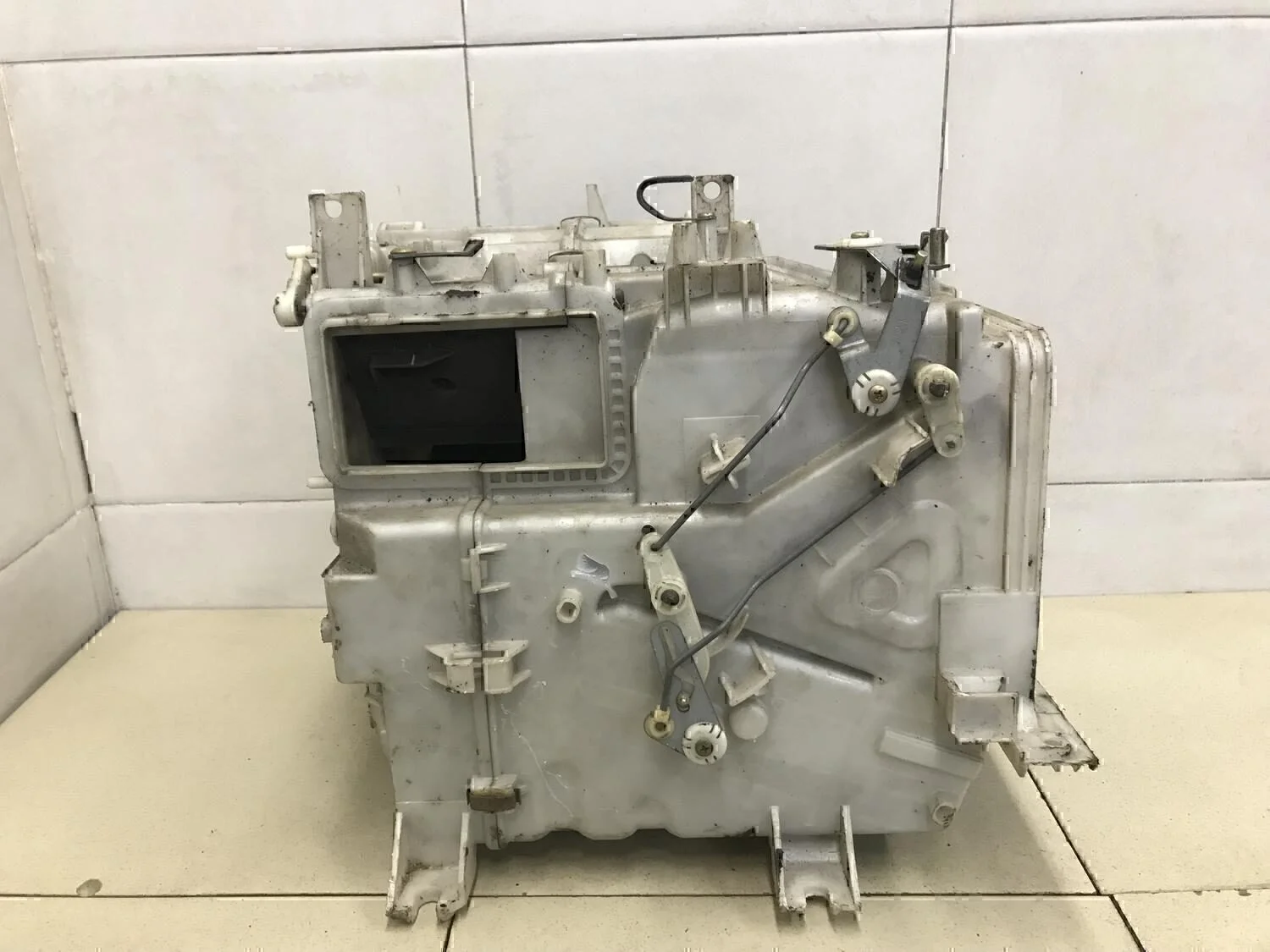 Корпус отопителя MITSUBISHI Galant (EA) 1997-2003 - миниатюра 4