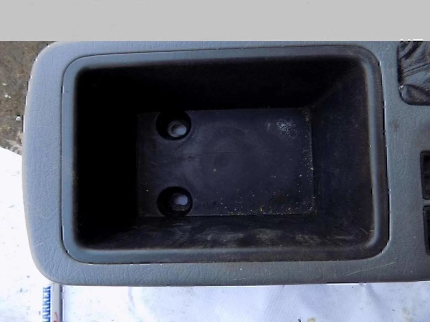 Ящик передней консоли Hyundai-KIA Spectra 2001-2011 - изображение 1
