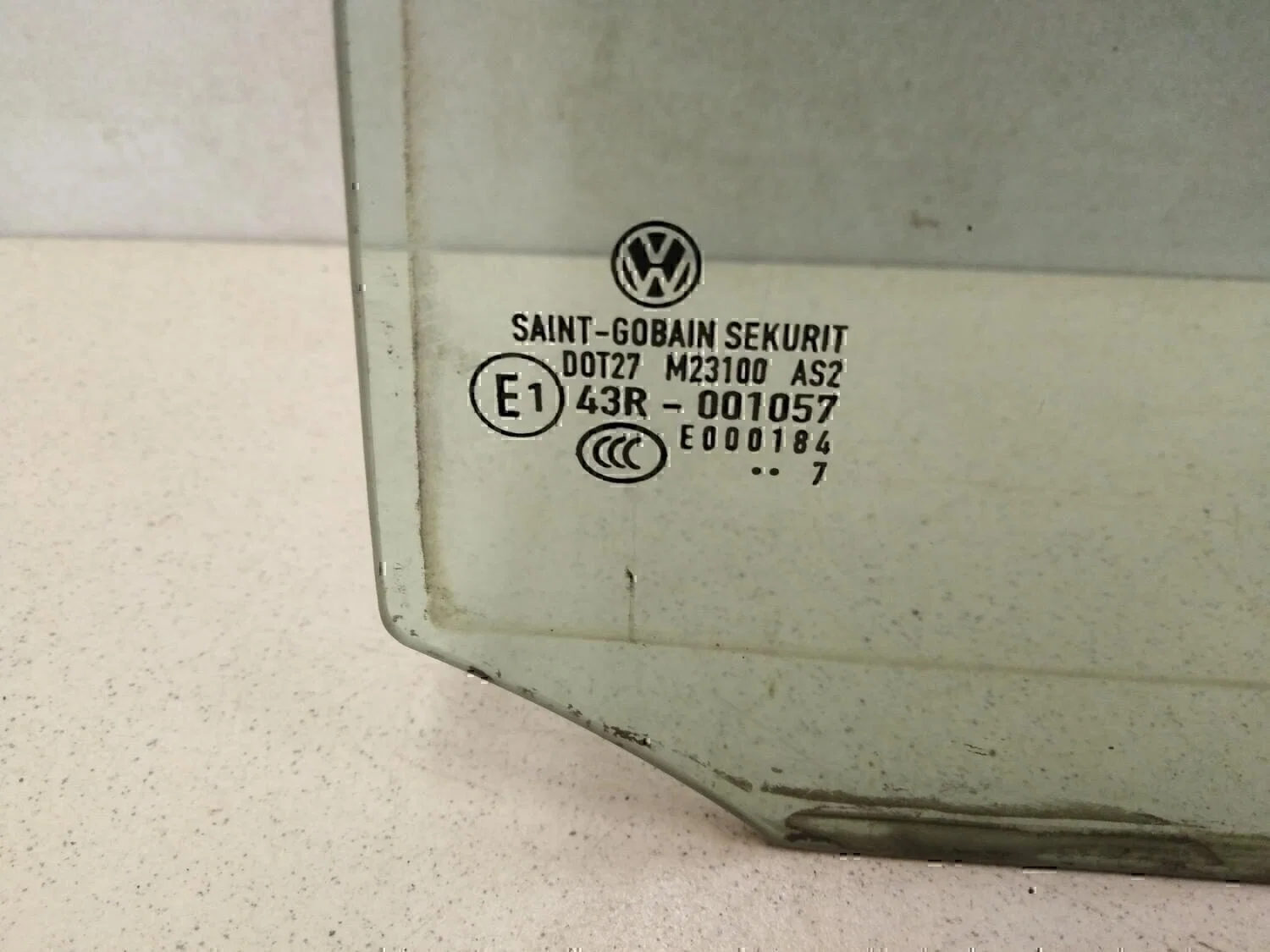 Стекло двери задней правой (форточка) VW Touran 2003-2010 - миниатюра 3