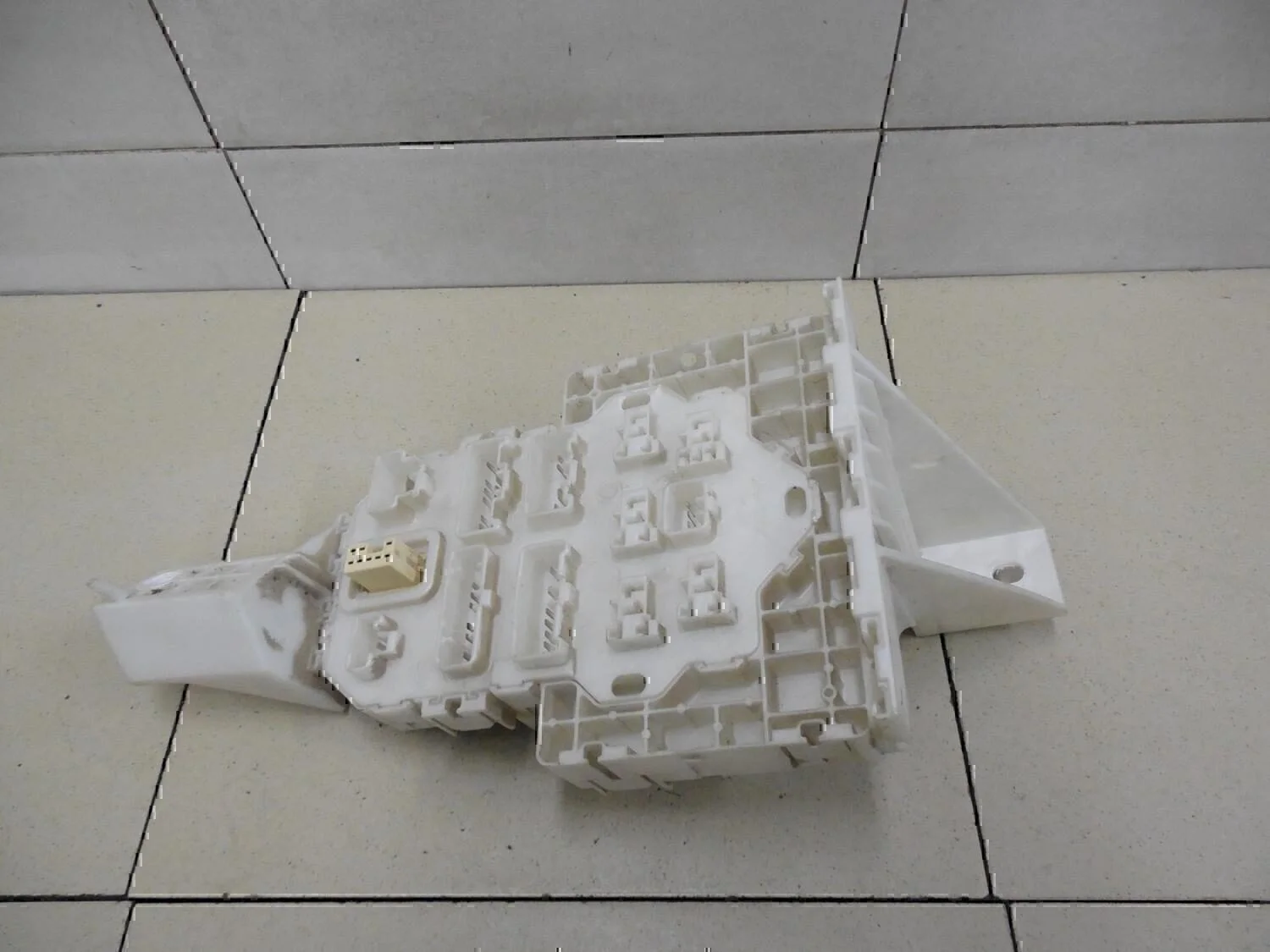 Блок предохранителей SUZUKI SX4 2006-2013 - миниатюра 2