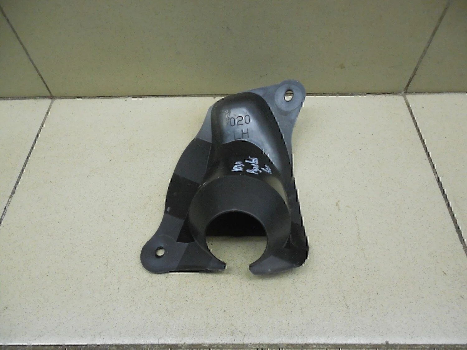 Пыльник TOYOTA Yaris 2005-2011 - миниатюра 2