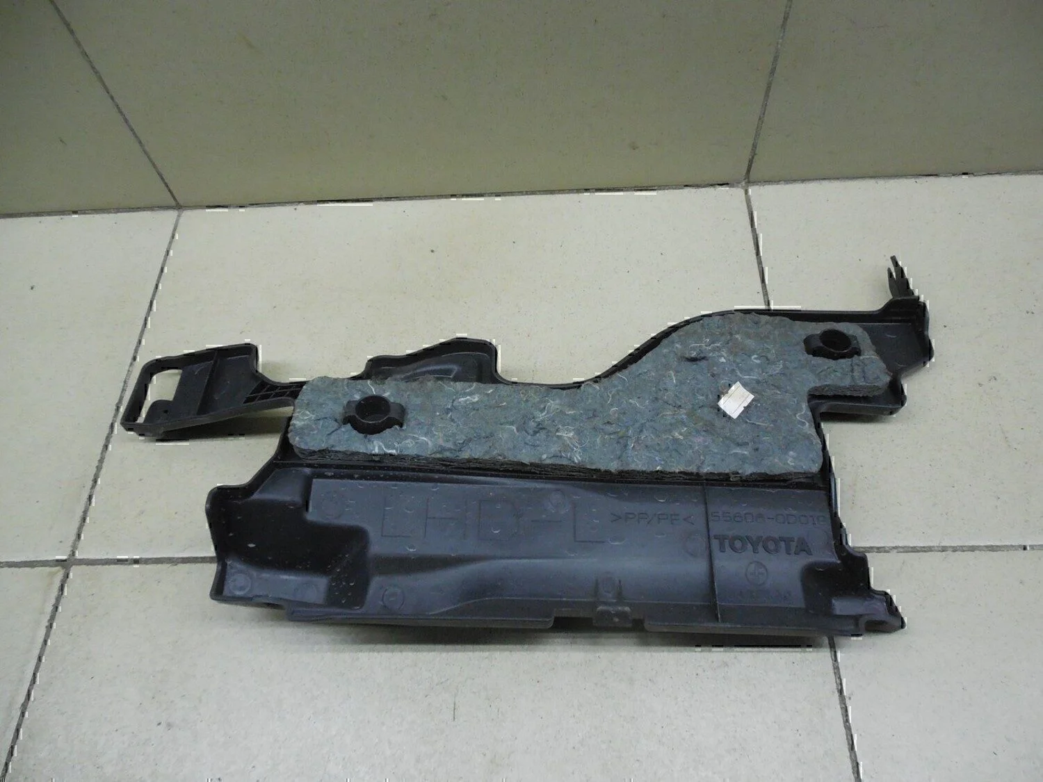 Накладка (кузов внутри) TOYOTA Yaris 2005-2011 - миниатюра 3