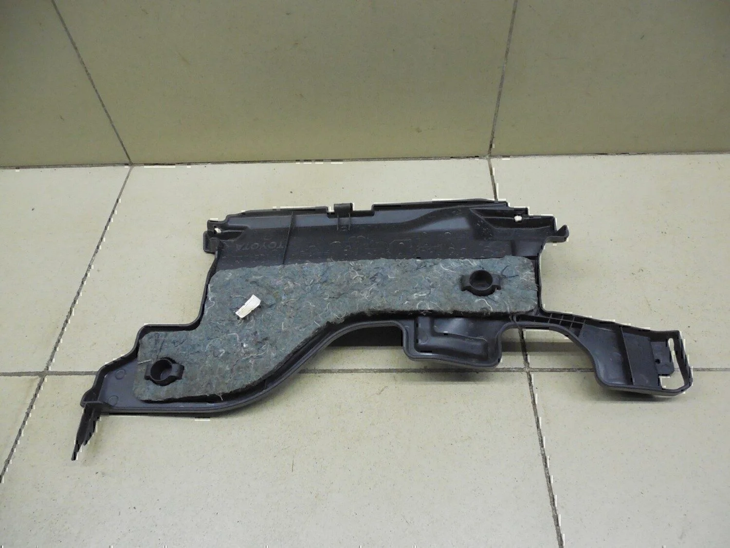 Накладка (кузов внутри) TOYOTA Yaris 2005-2011 - миниатюра 4