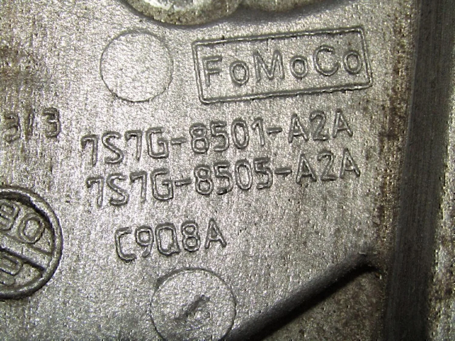 Насос водяной (помпа) FORD Fiesta 1995-2000 - миниатюра 2