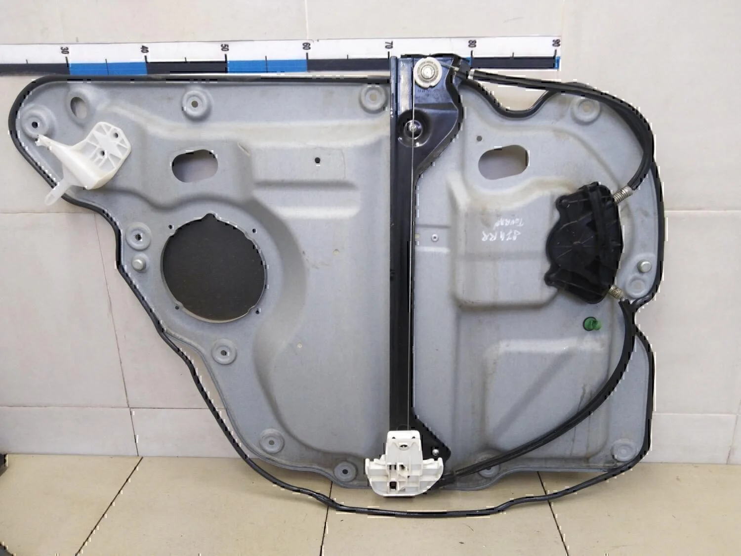 Стеклоподъемник механ. задний правый VW Touran 2003-2010 - миниатюра 4
