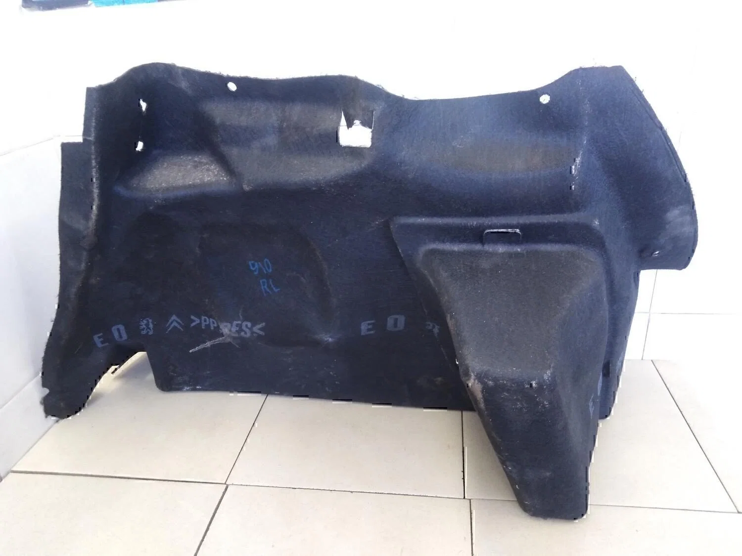Обшивка багажника Peugeot-Citroen C4 2005-2011 - миниатюра 5