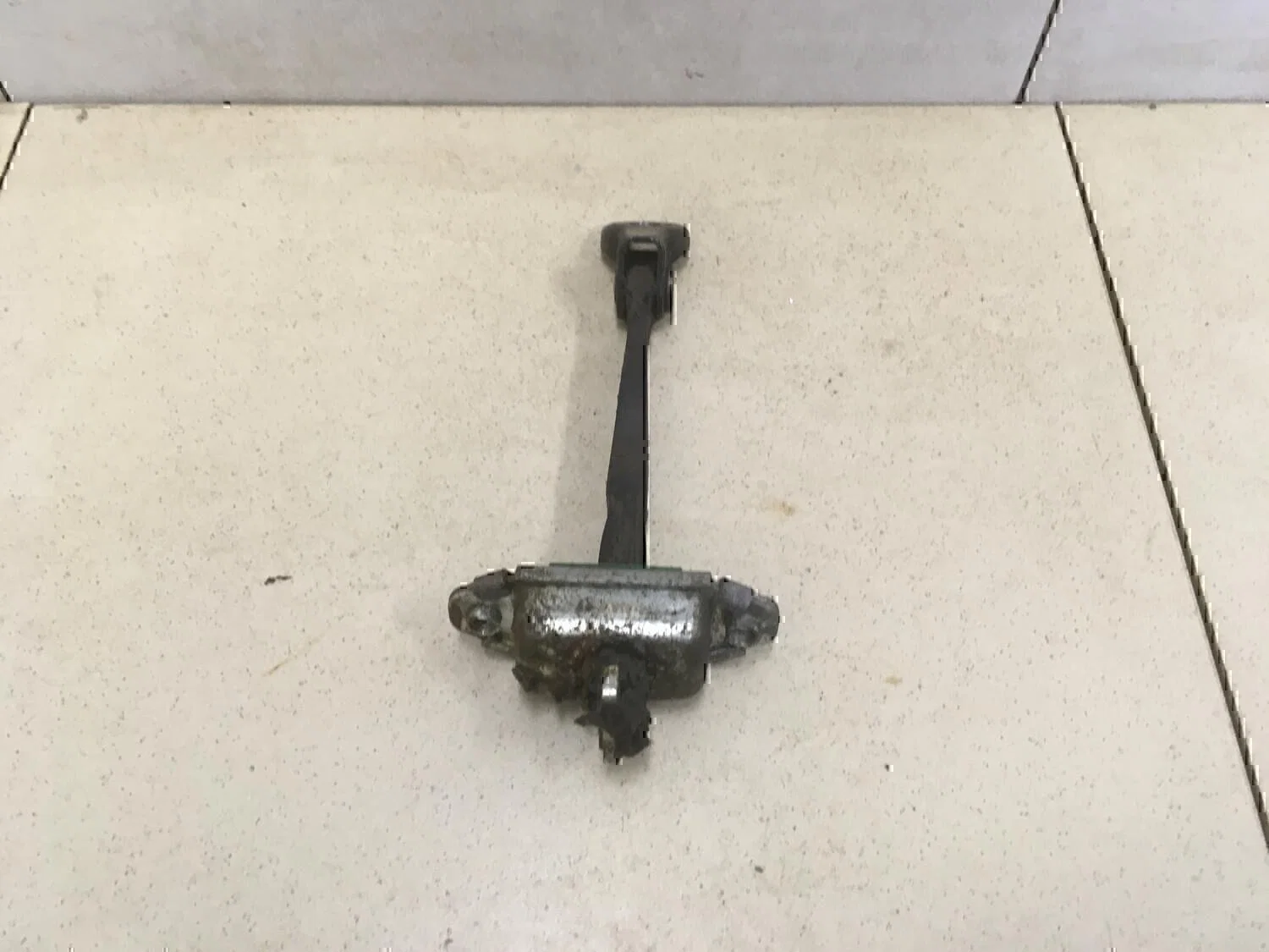 Ограничитель двери Hyundai-KIA Elantra 2006-2011 - миниатюра 2