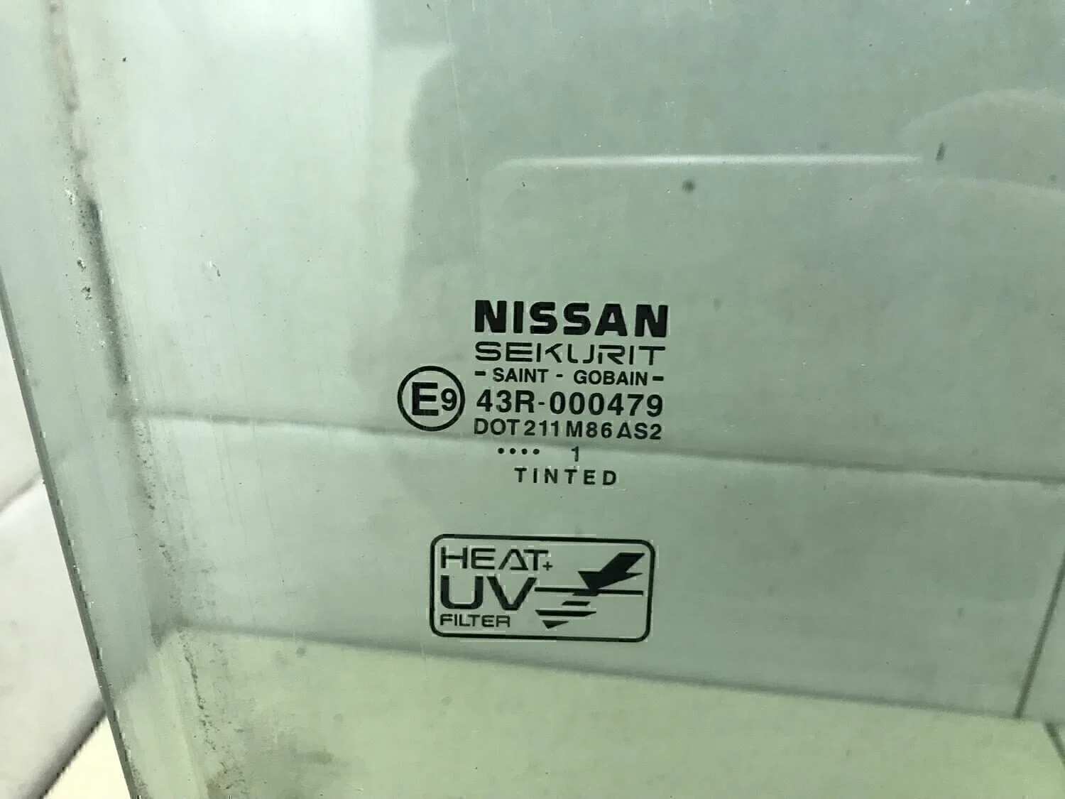 Стекло двери передней правой NISSAN Almera Tino 2000-2006 - миниатюра 3