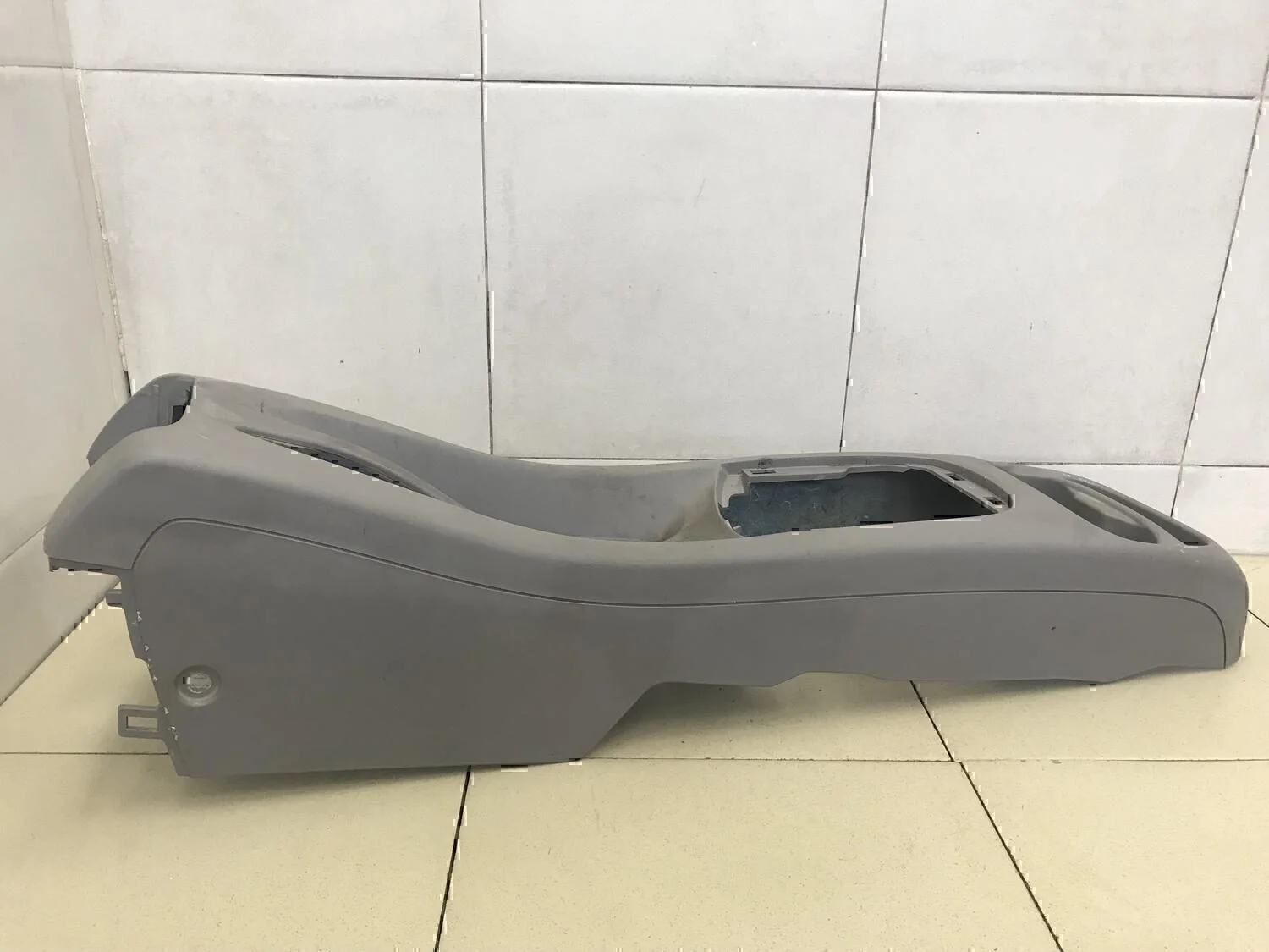 Консоль NISSAN Almera Tino 2000-2006 - изображение 1