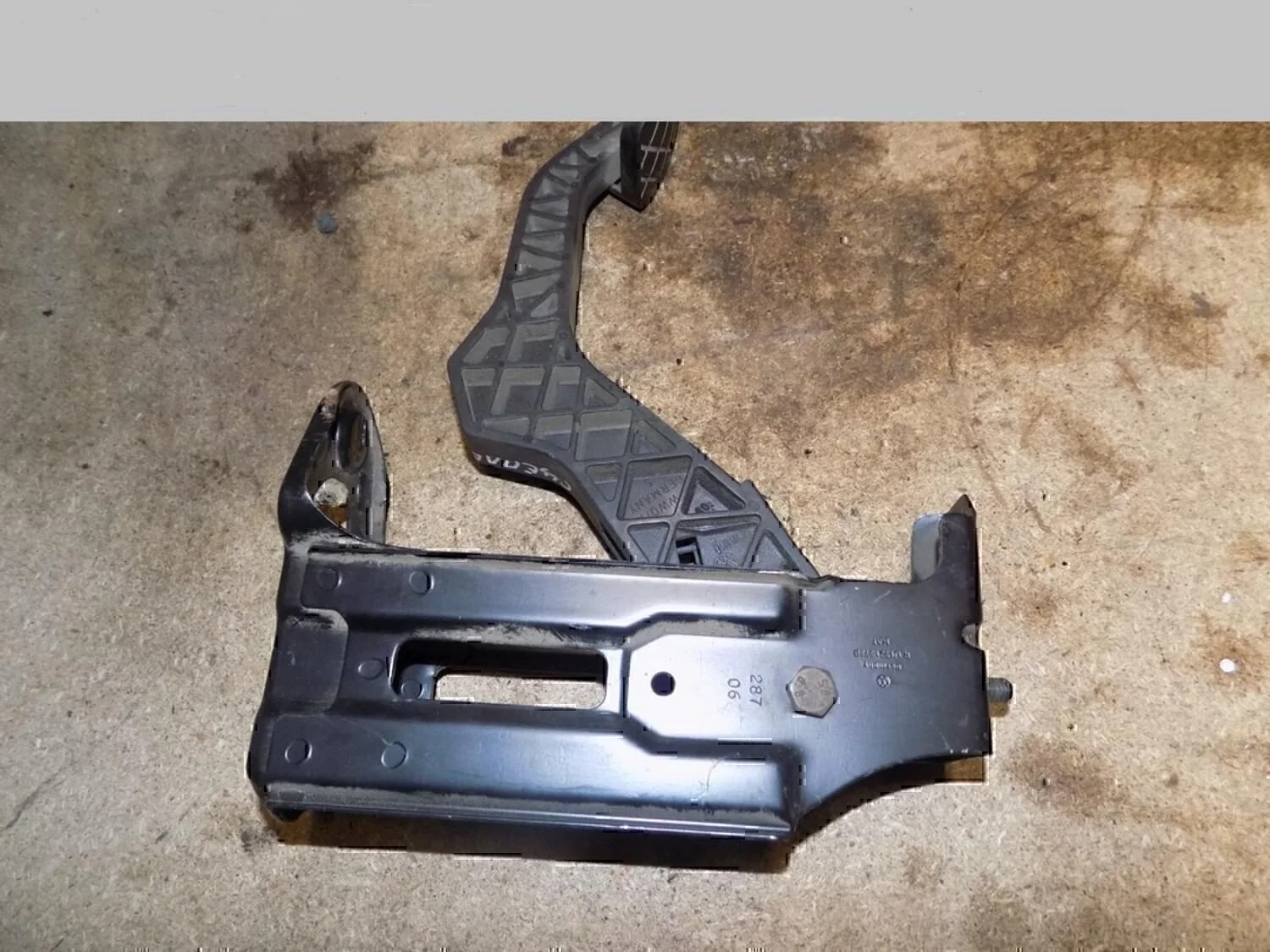 Педаль сцепления Audi A3 (8L1) 1996-2003 - миниатюра 2