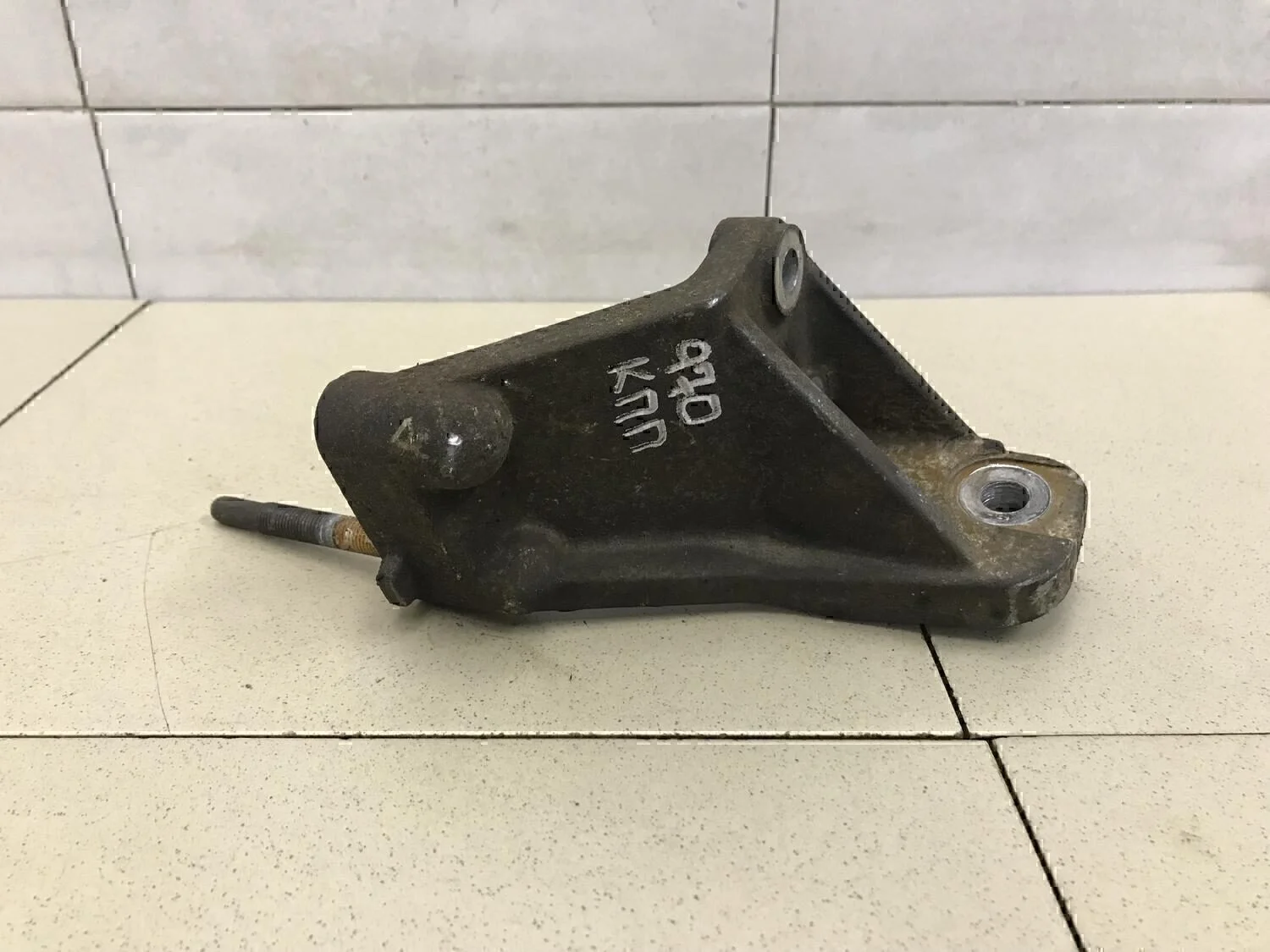 Кронштейн КПП левый SUZUKI SX4 2006-2013 - миниатюра 3