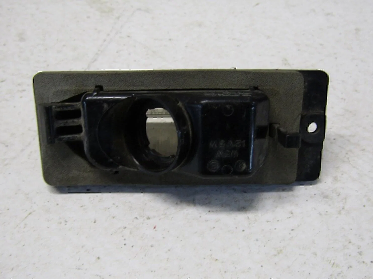 Фонарь подсветки номера MITSUBISHI Lancer (CS/Classic) 2003-2006 - миниатюра 2