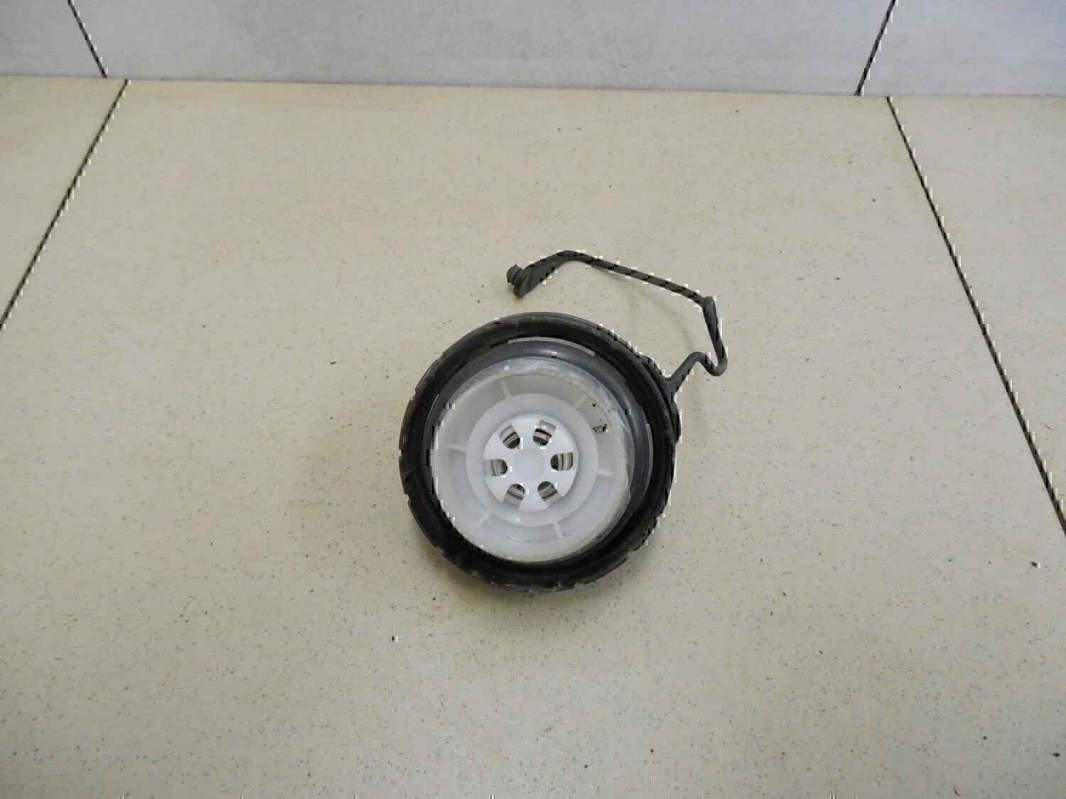 Крышка топливного бака TOYOTA Camry XV40 2006-2011 - миниатюра 2