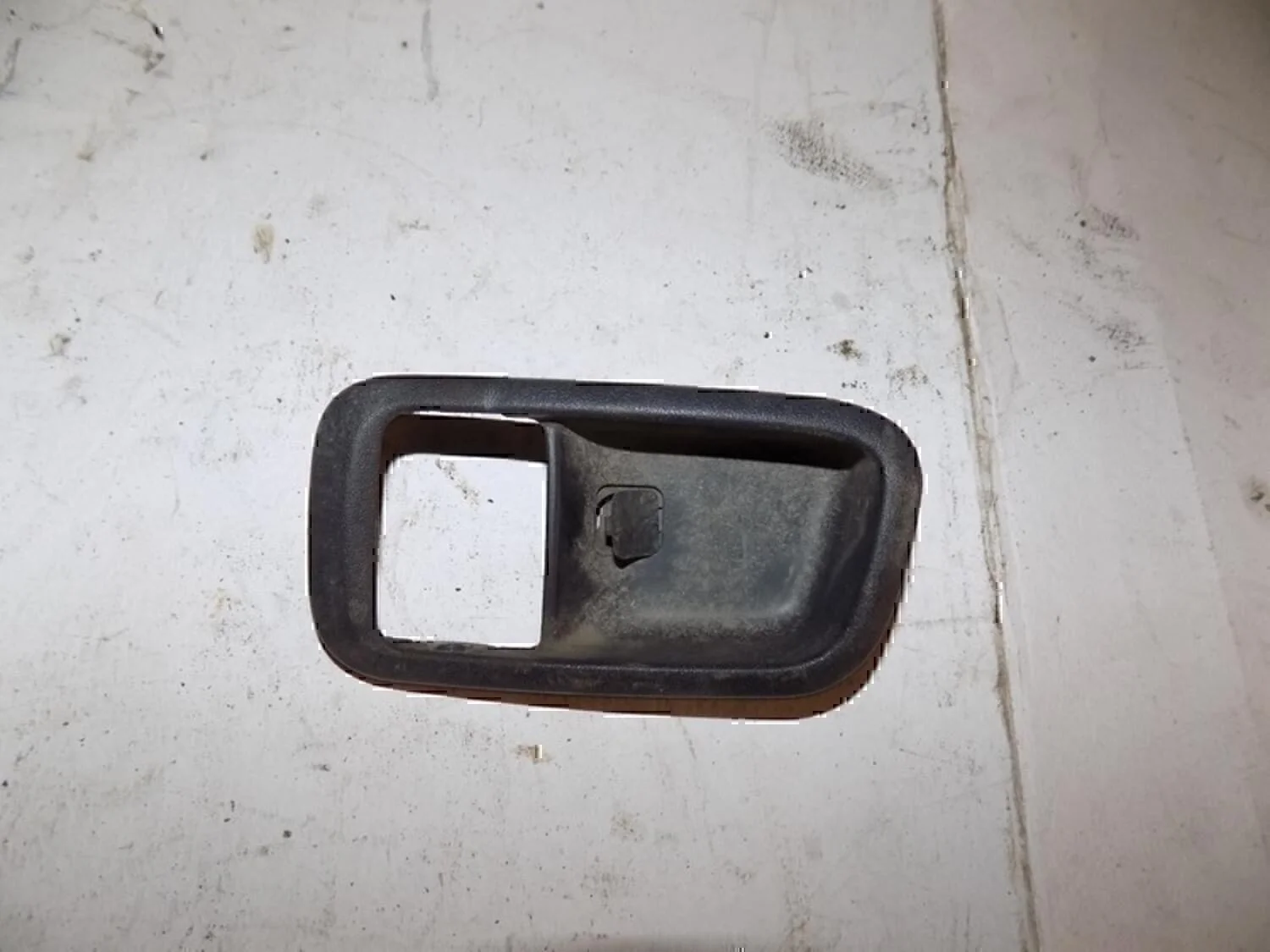 Накладка ручки внутренней TOYOTA RAV 4 2000-2005 - изображение 1