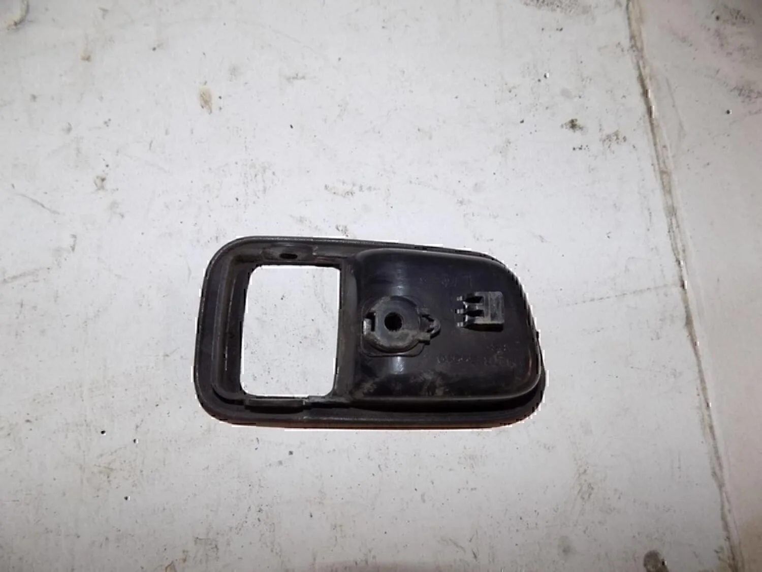 Накладка ручки внутренней TOYOTA RAV 4 2000-2005 - миниатюра 2