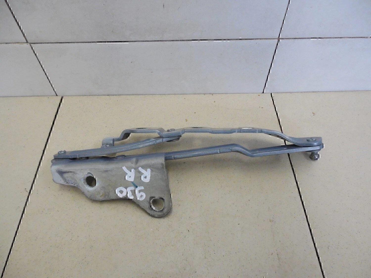 Петля крышки багажника VOLVO S40 2004-2012 - изображение 1
