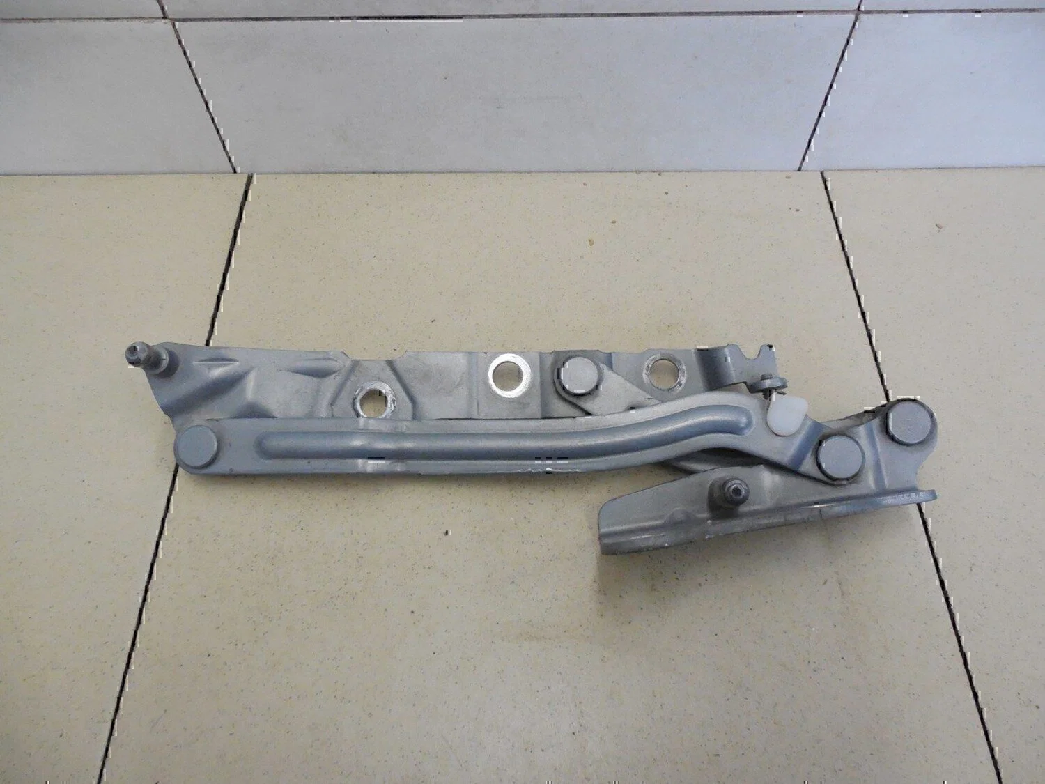 Петля крышки багажника VOLVO S40 2004-2012 - миниатюра 4