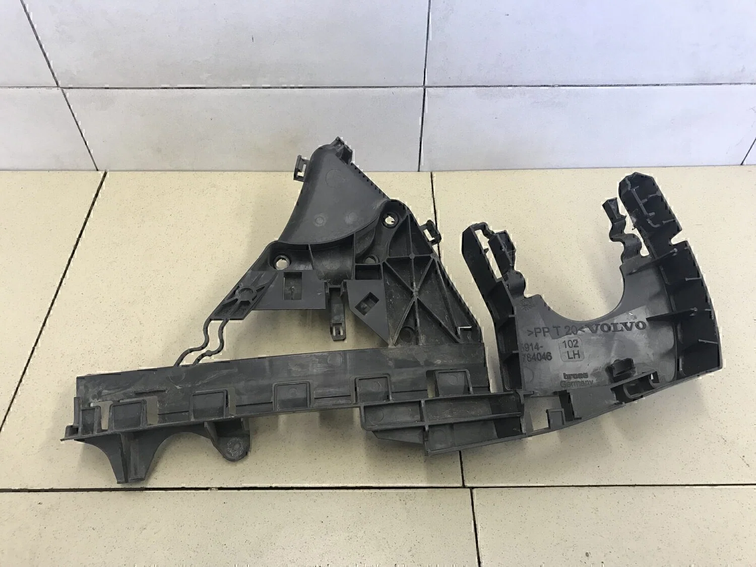 Кронштейн (сопут. товар) VOLVO V50 2004-2012 - изображение 1