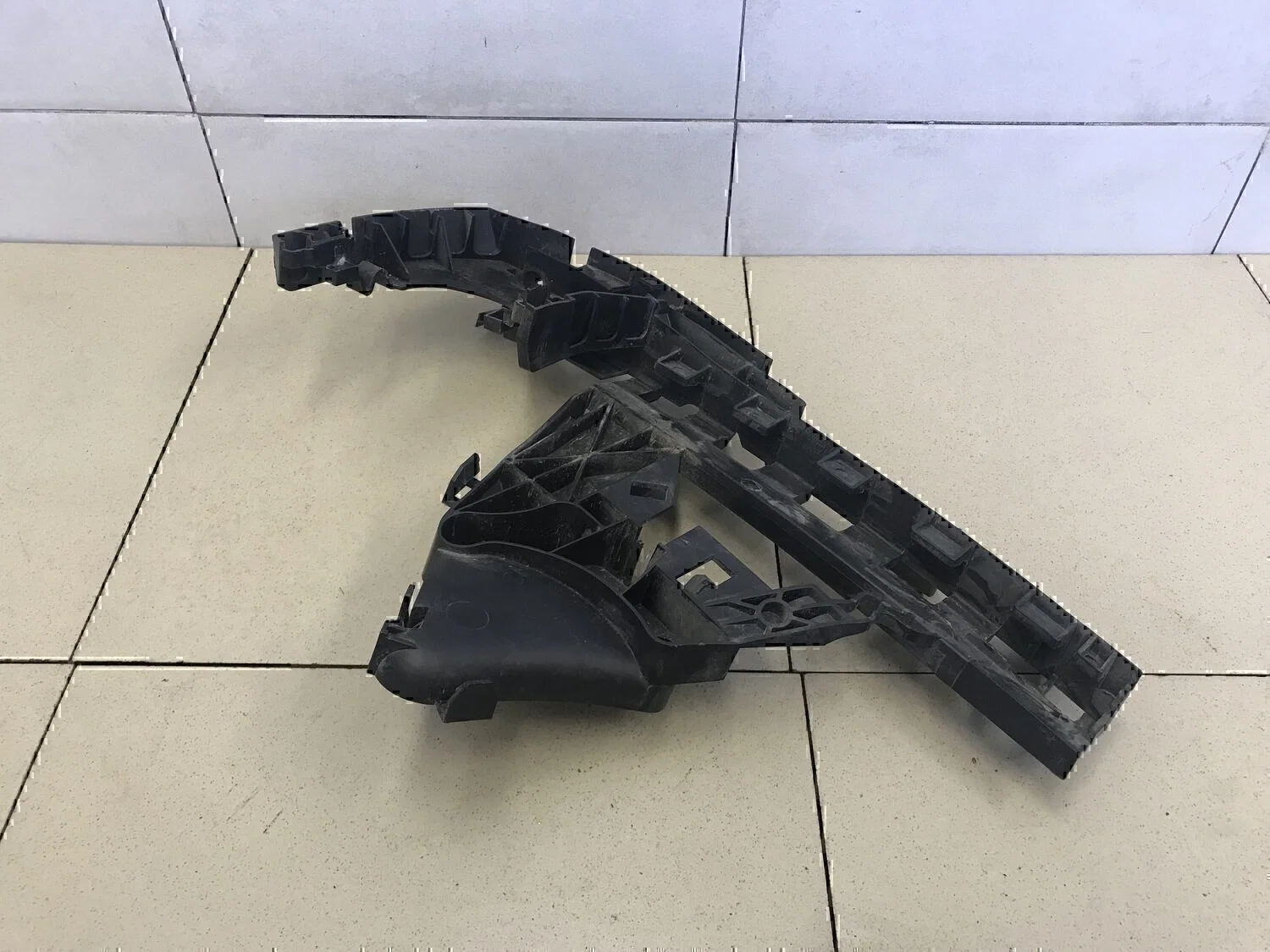 Кронштейн (сопут. товар) VOLVO V50 2004-2012 - миниатюра 2