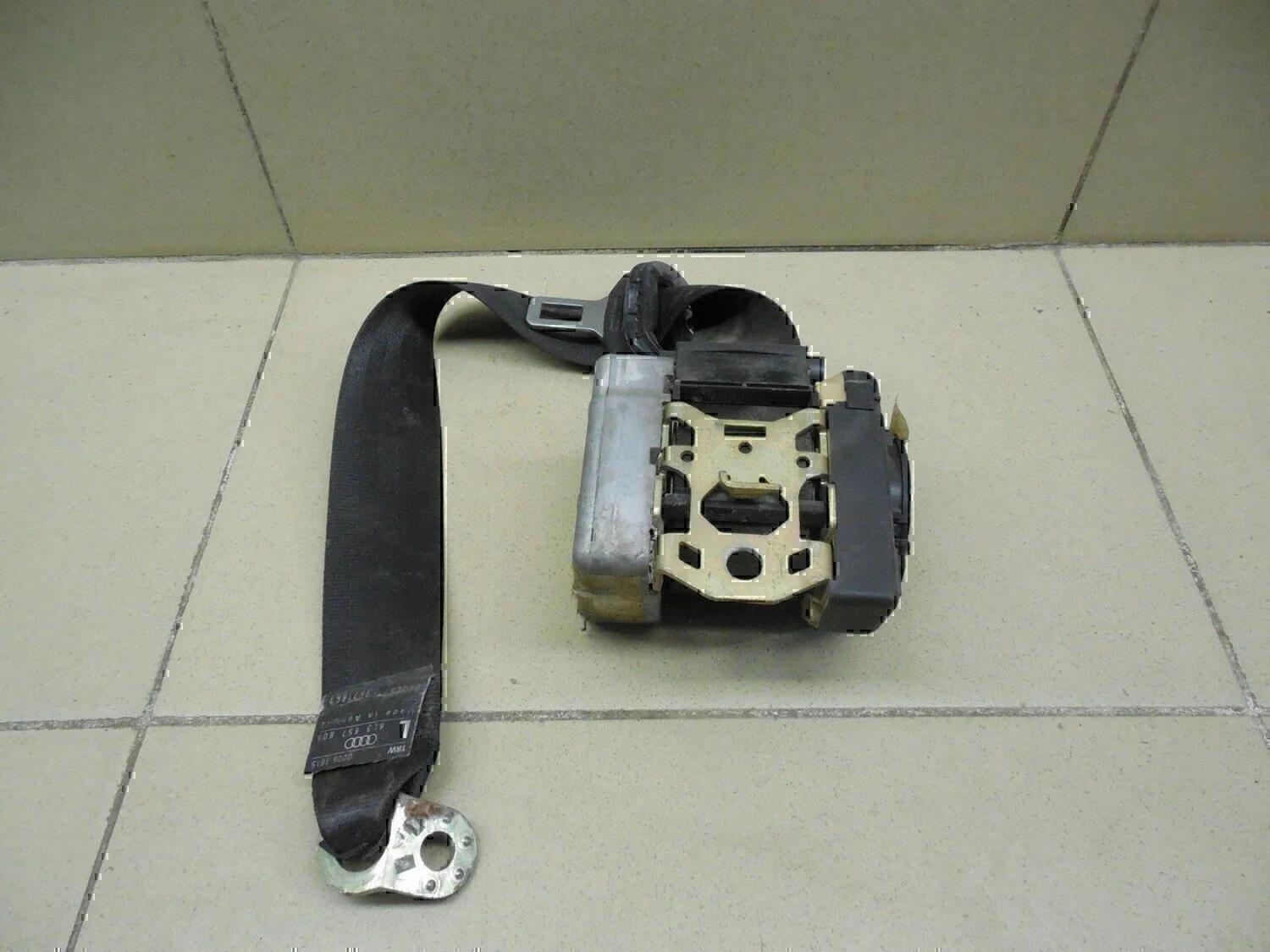 Ремень безопасности Audi A3 (8L1) 1996-2003 - миниатюра 5