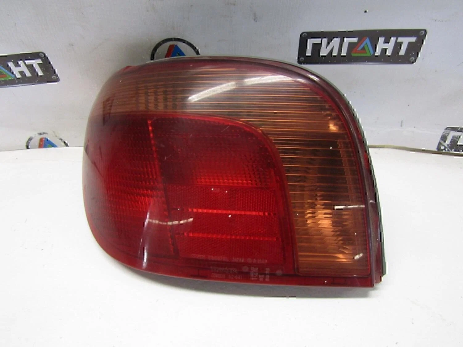 Фонарь задний левый TOYOTA Yaris 1999-2005 - изображение 1