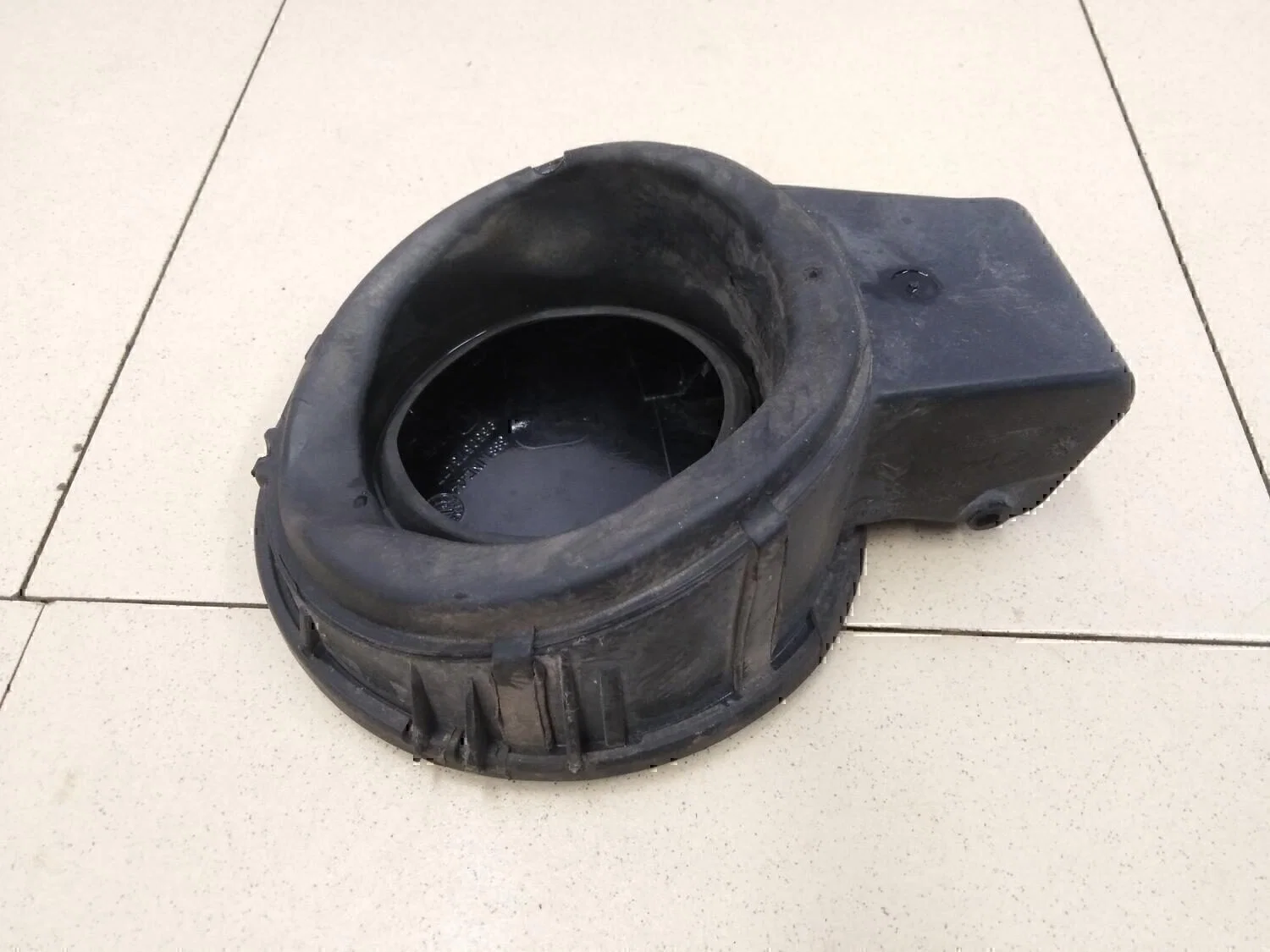 Лючок бензобака Peugeot-Citroen C4 2005-2011 - миниатюра 4
