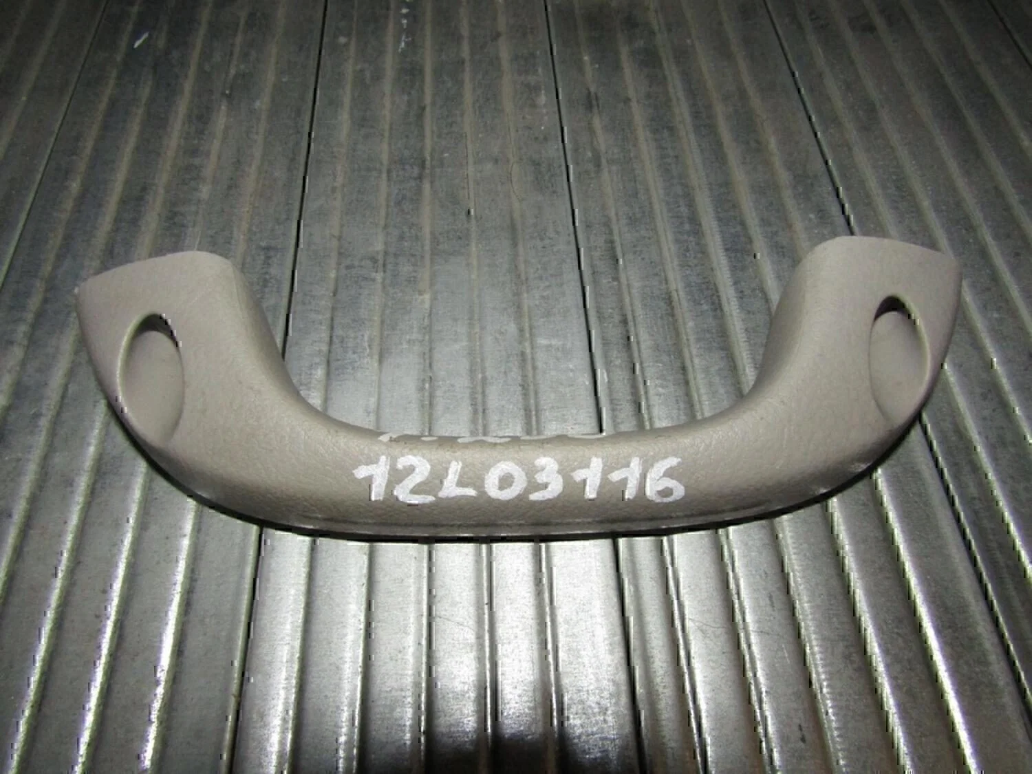 Ручка внутренняя потолочная Chevrolet Aveo (T200) 2003-2008 - изображение 1