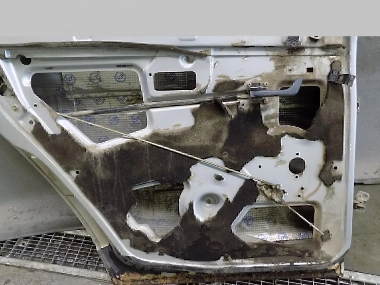 Дверь задняя левая АвтоВАЗ Lada 2111 - миниатюра 9