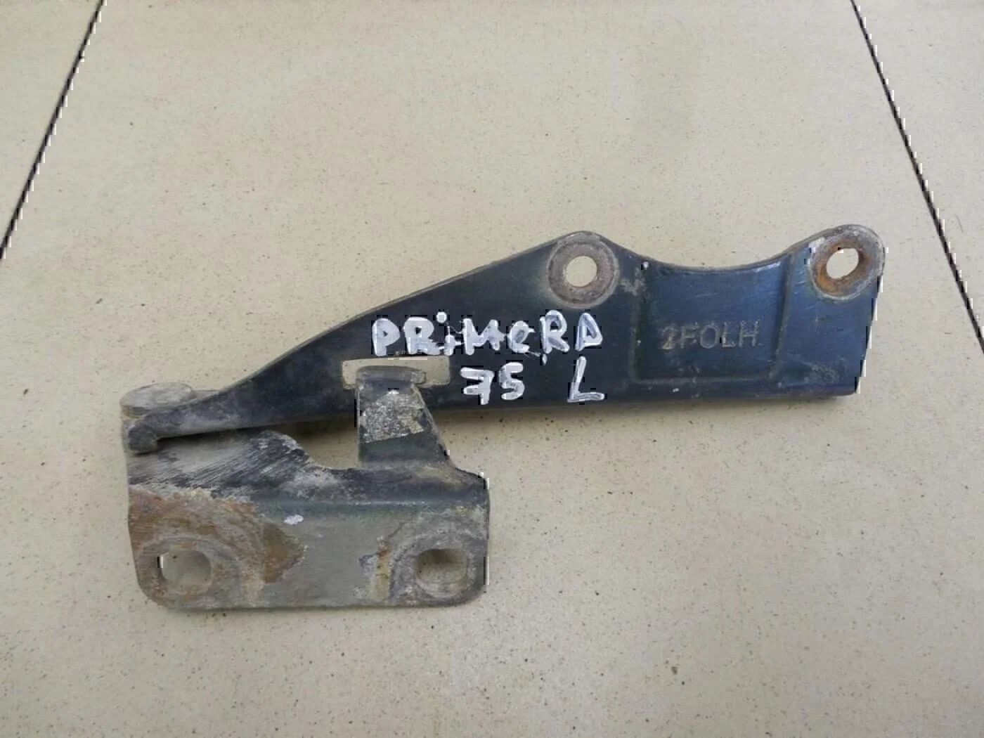 Петля капота левая NISSAN Primera P11E 1996-2002 - изображение 1