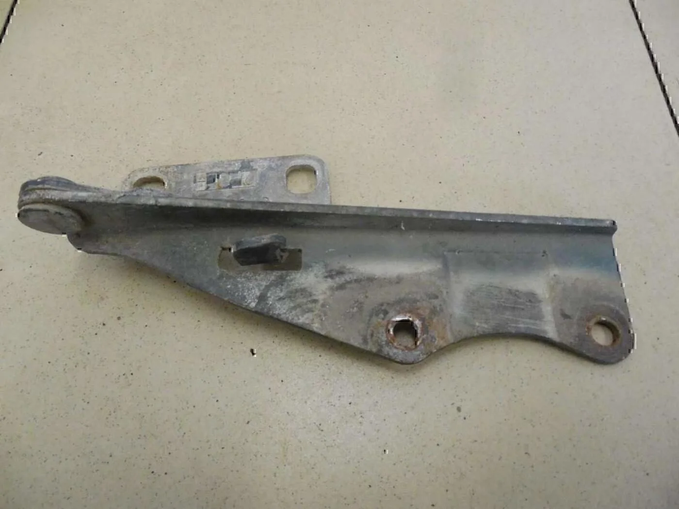 Петля капота левая NISSAN Primera P11E 1996-2002 - миниатюра 2