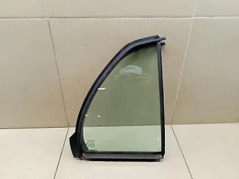 Стекло двери задней правой (форточка) TOYOTA Yaris 2005-2011