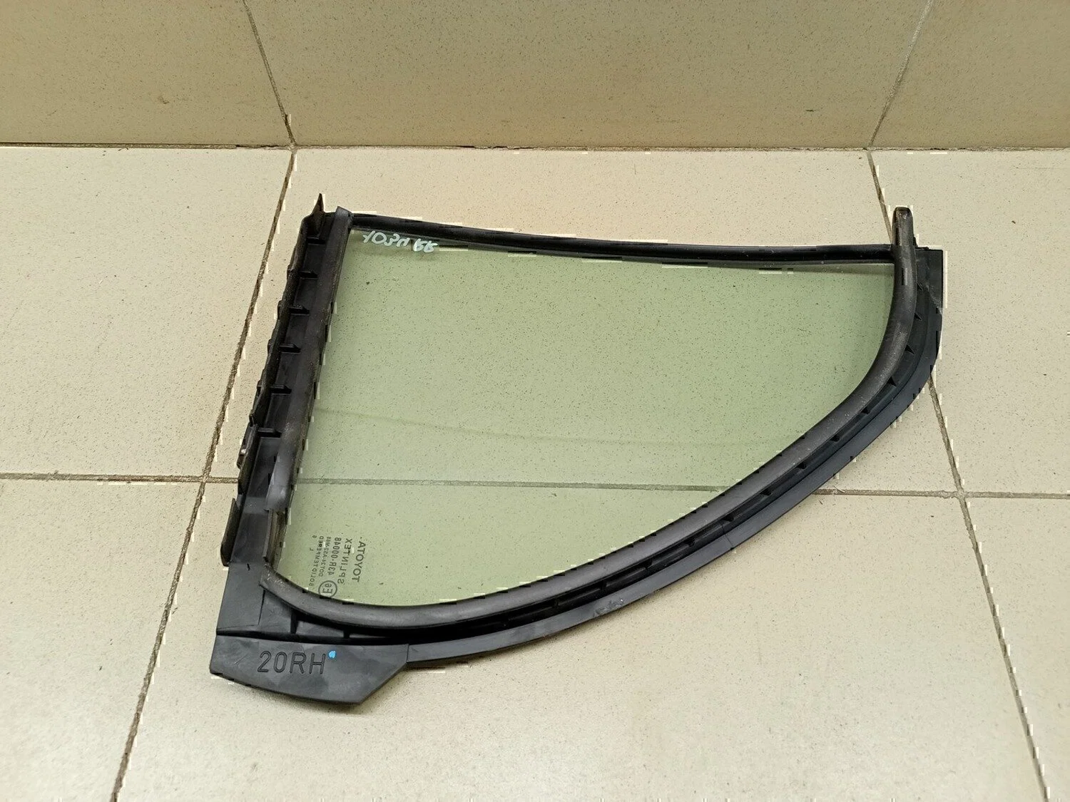 Стекло двери задней правой (форточка) TOYOTA Yaris 2005-2011 - миниатюра 3