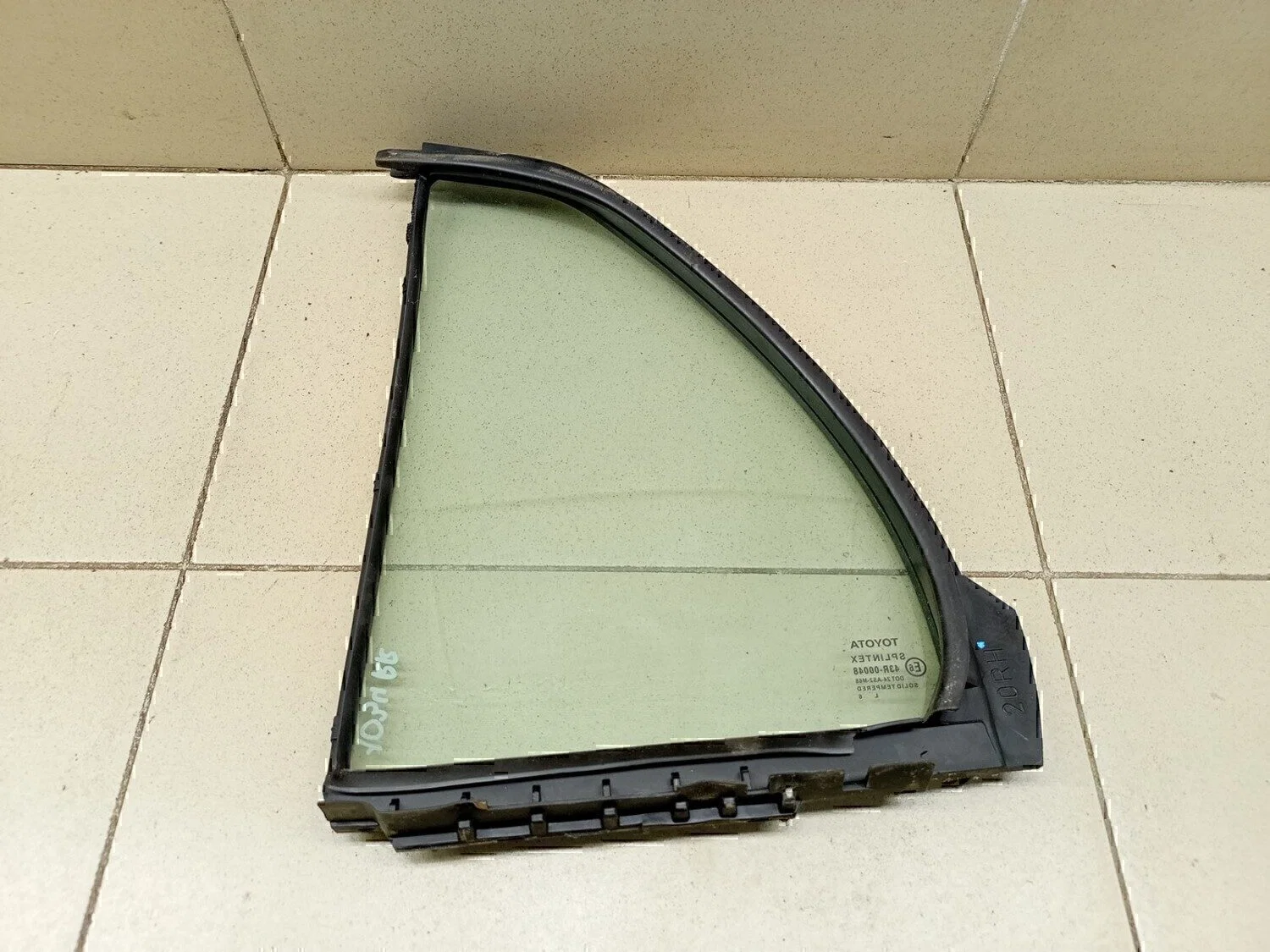 Стекло двери задней правой (форточка) TOYOTA Yaris 2005-2011 - миниатюра 4