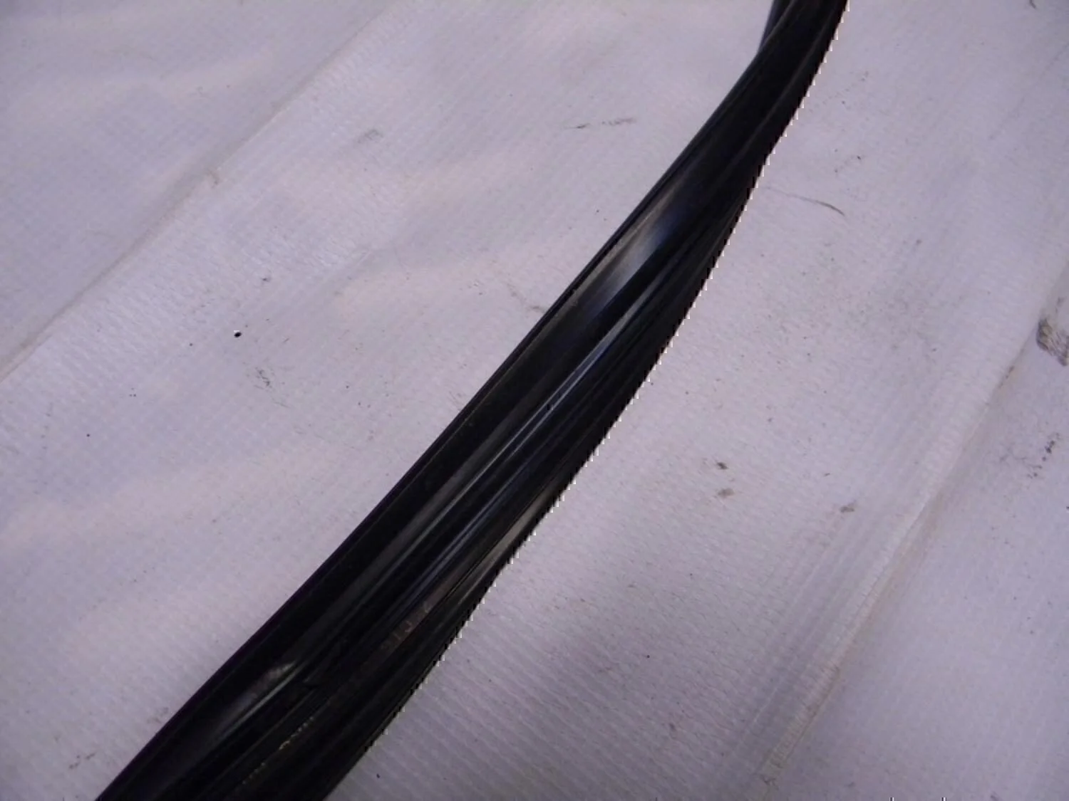 Уплотнитель стекла двери NISSAN Teana J31 2006-2008 - миниатюра 2