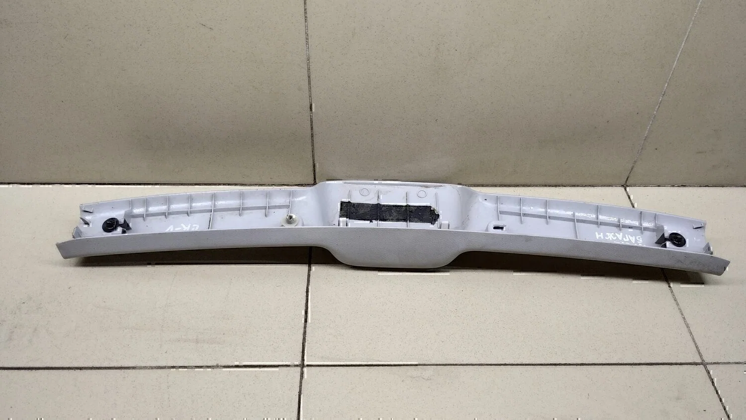 Обшивка двери багажника HONDA CR-V 2007-2012 - миниатюра 4