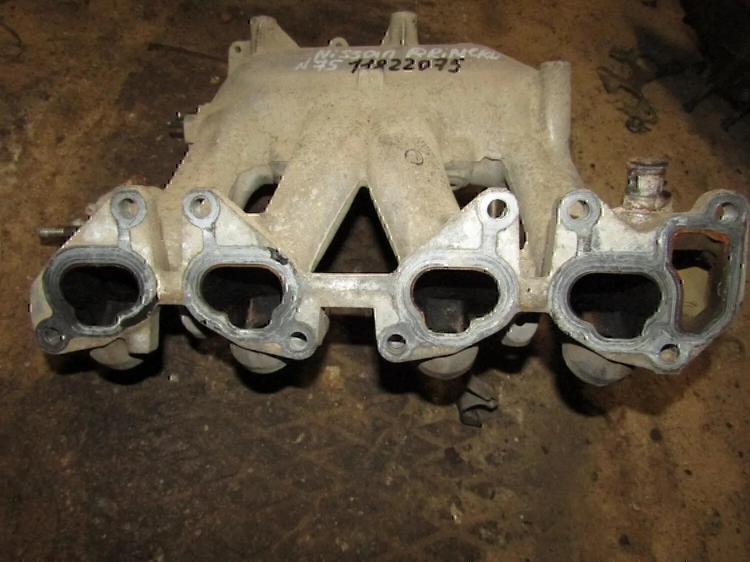 Коллектор впускной NISSAN Primera P11E 1996-2002 - миниатюра 2