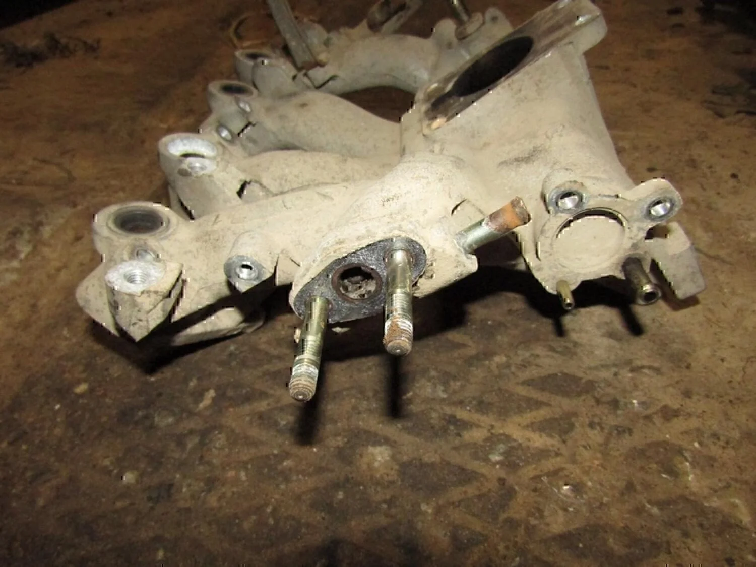 Коллектор впускной NISSAN Primera P11E 1996-2002 - миниатюра 4