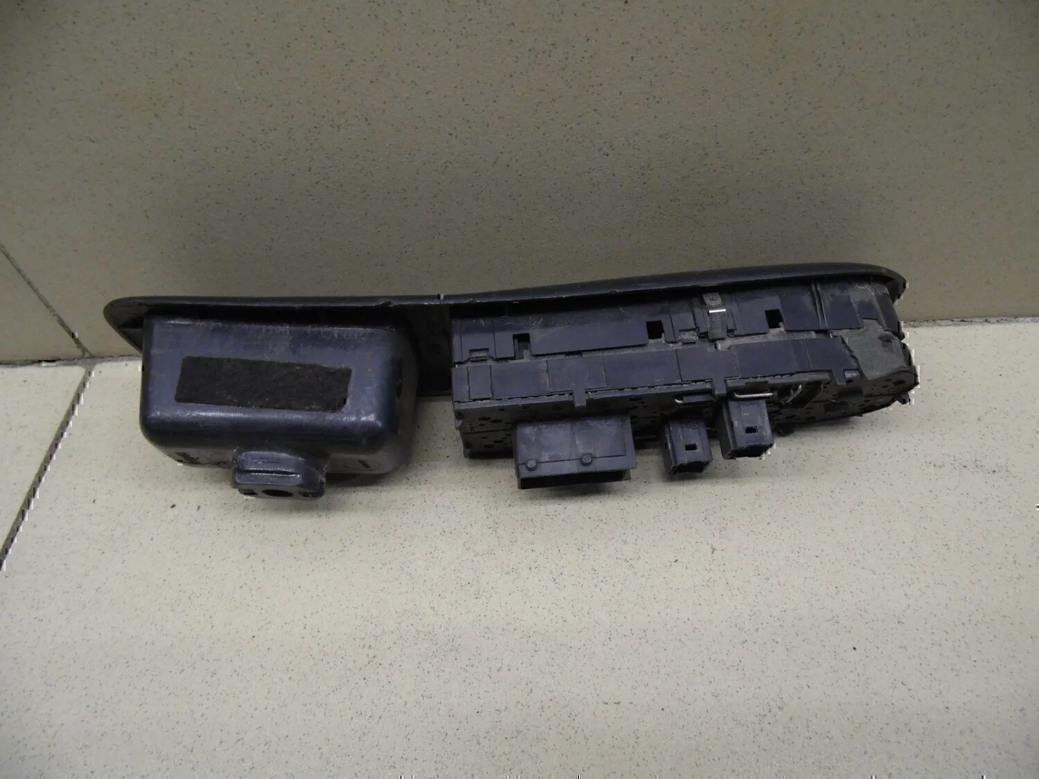 Блок управления стеклоподъемниками PEUGEOT 406 1999-2004 - миниатюра 2