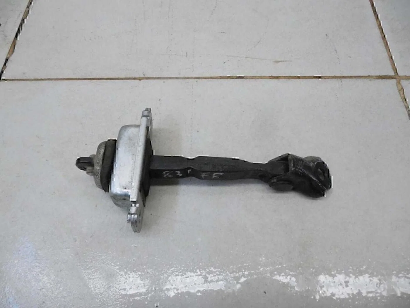 Ограничитель двери Chevrolet Lacetti 2003-2013 - миниатюра 2