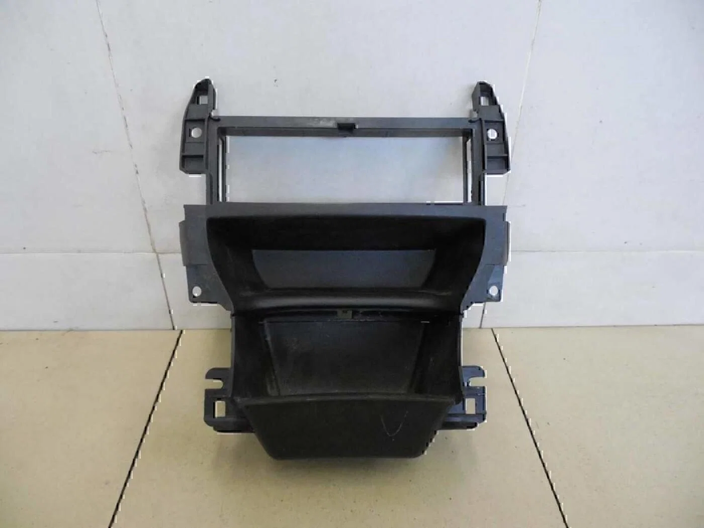 Ящик передней консоли Peugeot-Citroen C3 2002-2009 - изображение 1