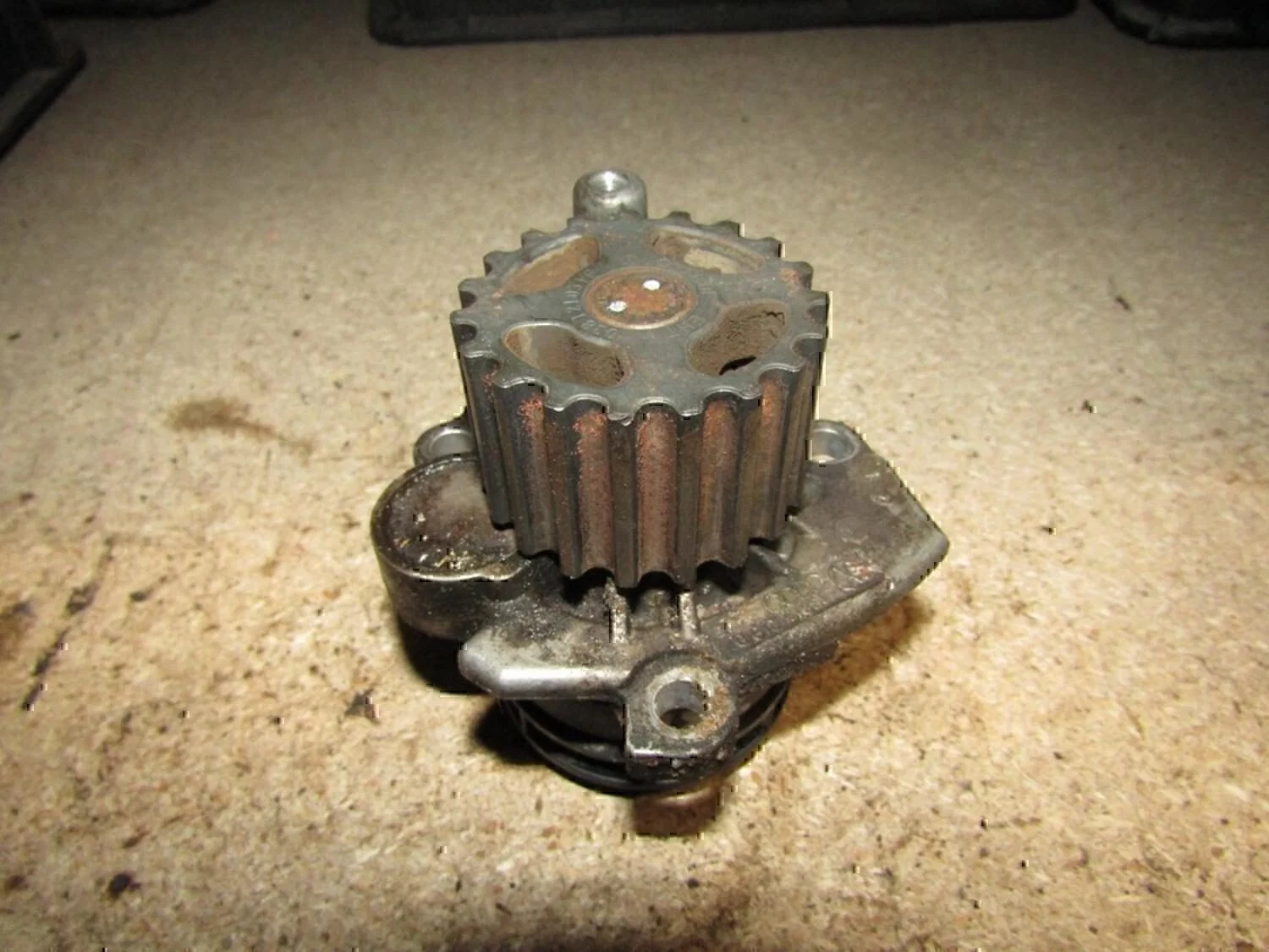 Насос водяной (помпа) Audi A3 (8L1) 1996-2003 - миниатюра 2