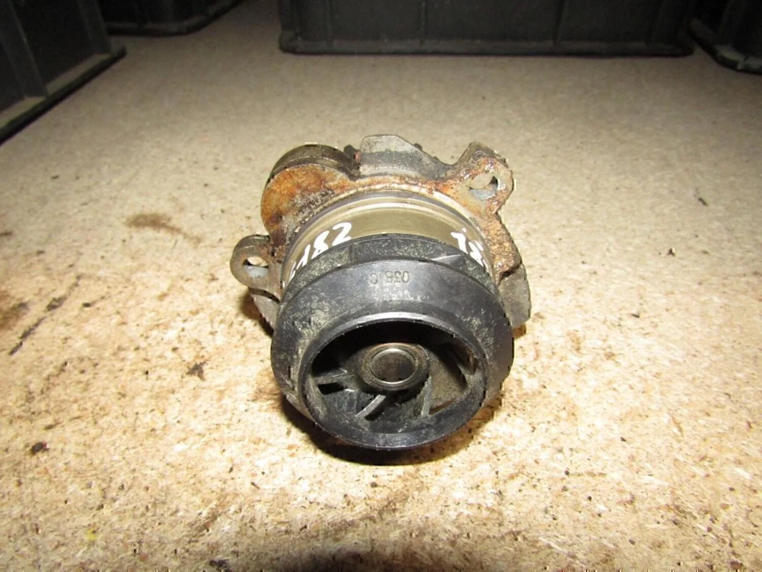 Насос водяной (помпа) Audi A3 (8L1) 1996-2003 - миниатюра 3