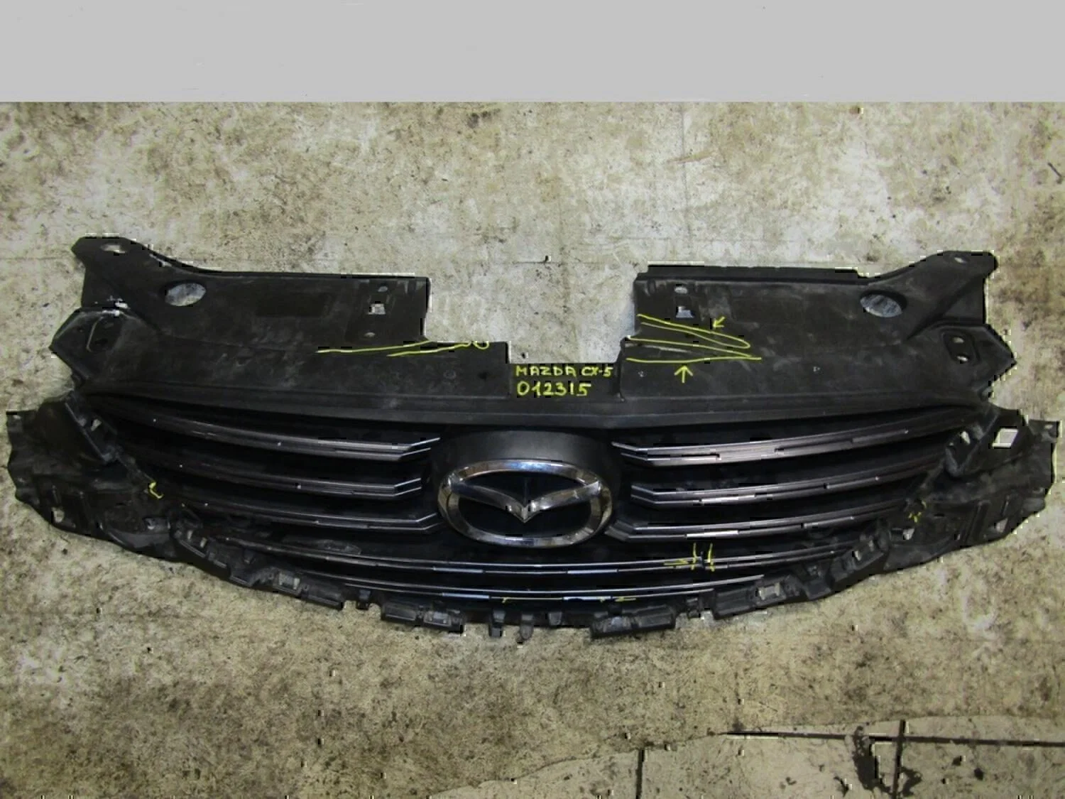 Решетка радиатора MAZDA CX 5 2012> - миниатюра 2