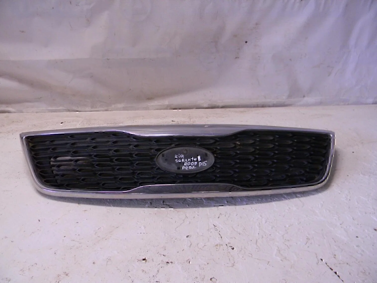Решетка радиатора Hyundai-KIA Sorento 2009> - миниатюра 3