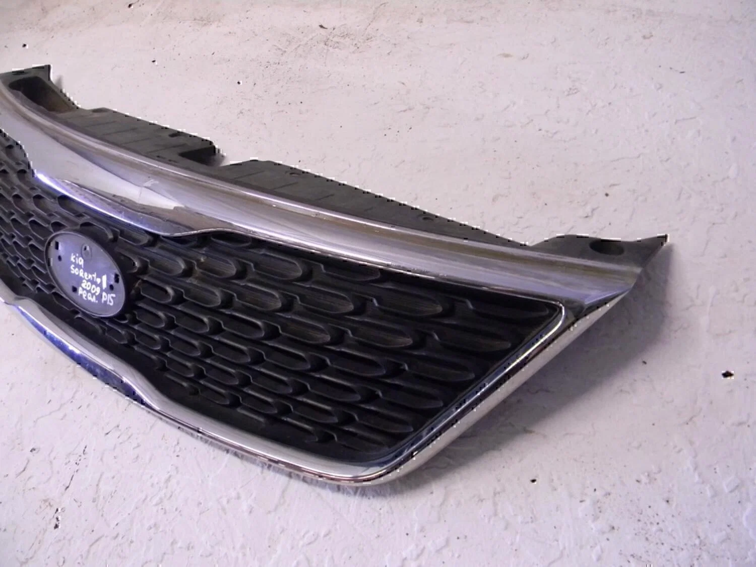 Решетка радиатора Hyundai-KIA Sorento 2009> - миниатюра 5