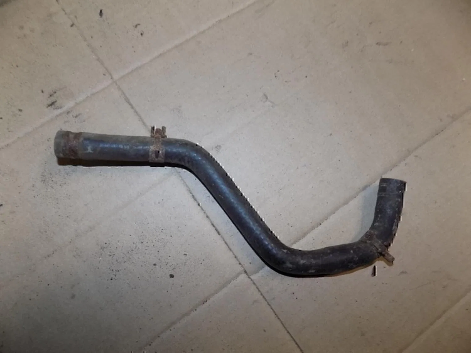 Патрубок Hyundai-KIA Elantra 2000-2005 - изображение 1