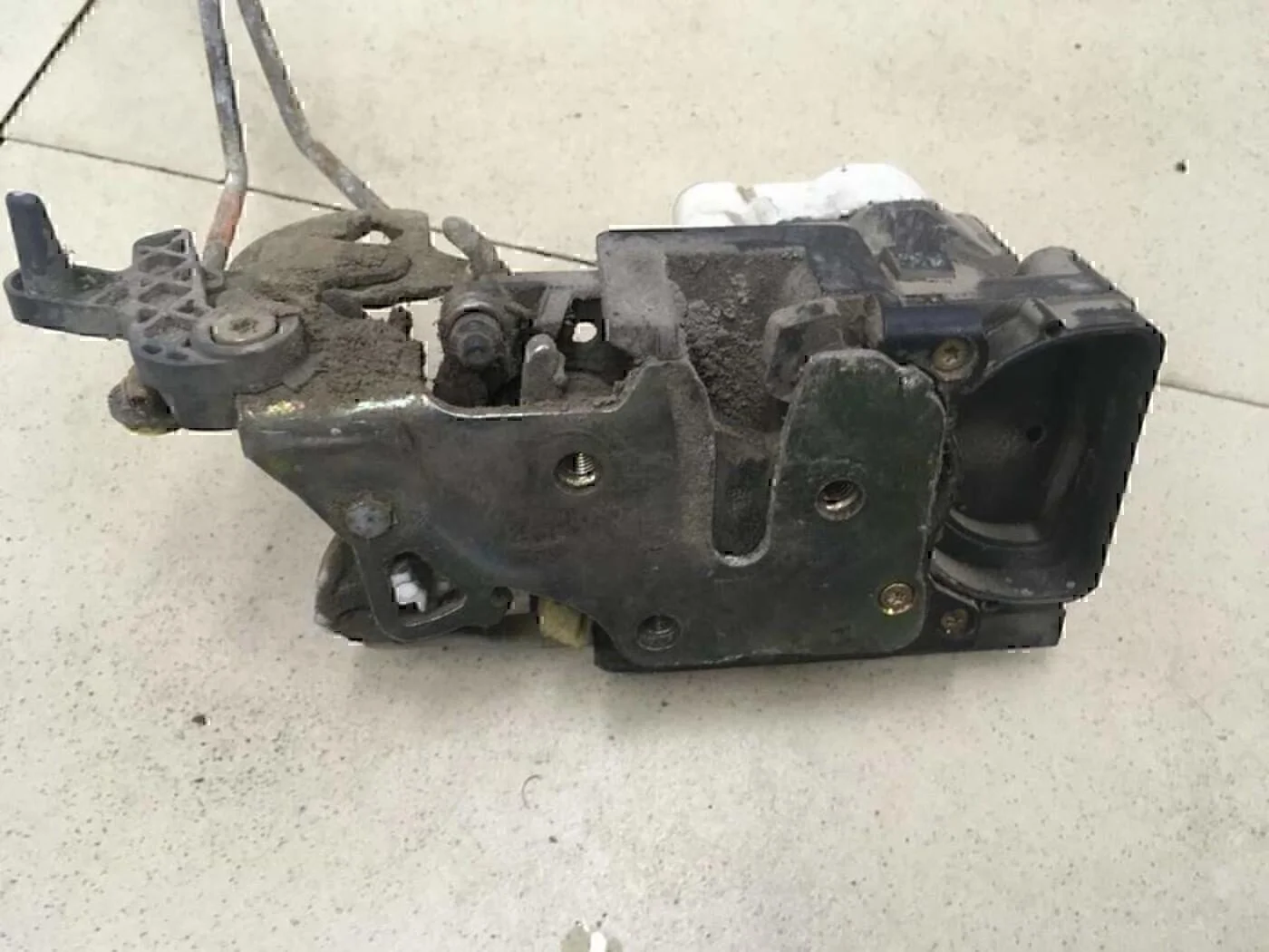Замок двери задней правой Chevrolet Alero 1999-2004 - миниатюра 4