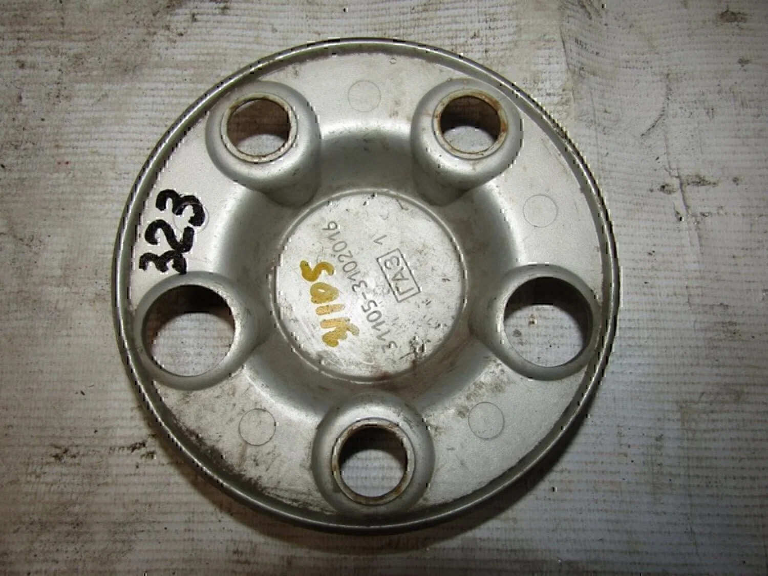 Колпак декоративный GAZ Volga 31105 2004- - миниатюра 2