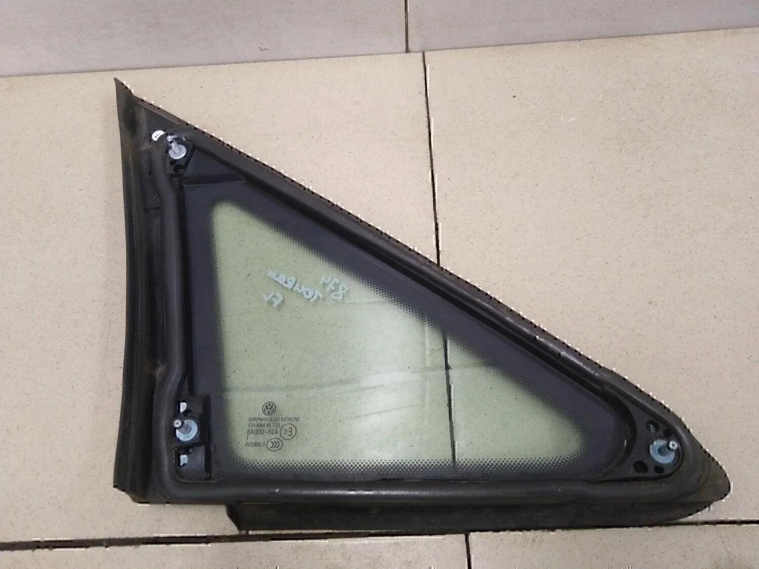 Стекло кузовное глухое левое VW Touran 2003-2010 - миниатюра 6